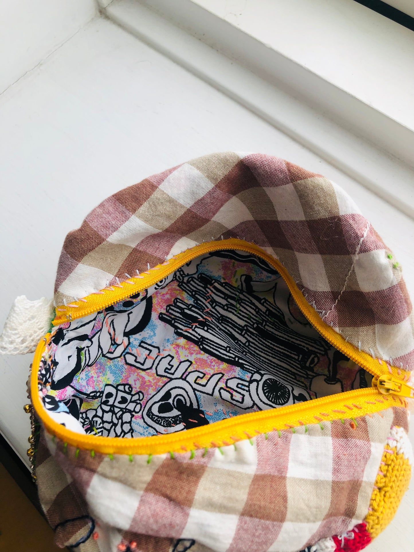 ポーチ 手縫い 布製 ペンケース 小物入れ ハンドメイド ビーズ刺繍 2465