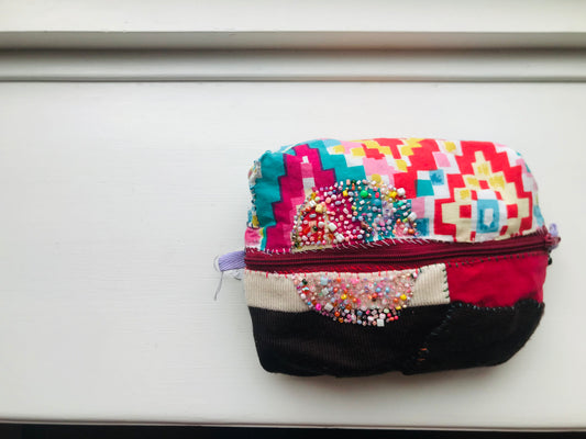 ポーチ 手縫い 布製 ハンドメイド ビーズ刺繍 1676