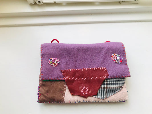 Wallet 財布 手縫い ビーズ刺繍 布製 スローファッション ハンドメイド 1723