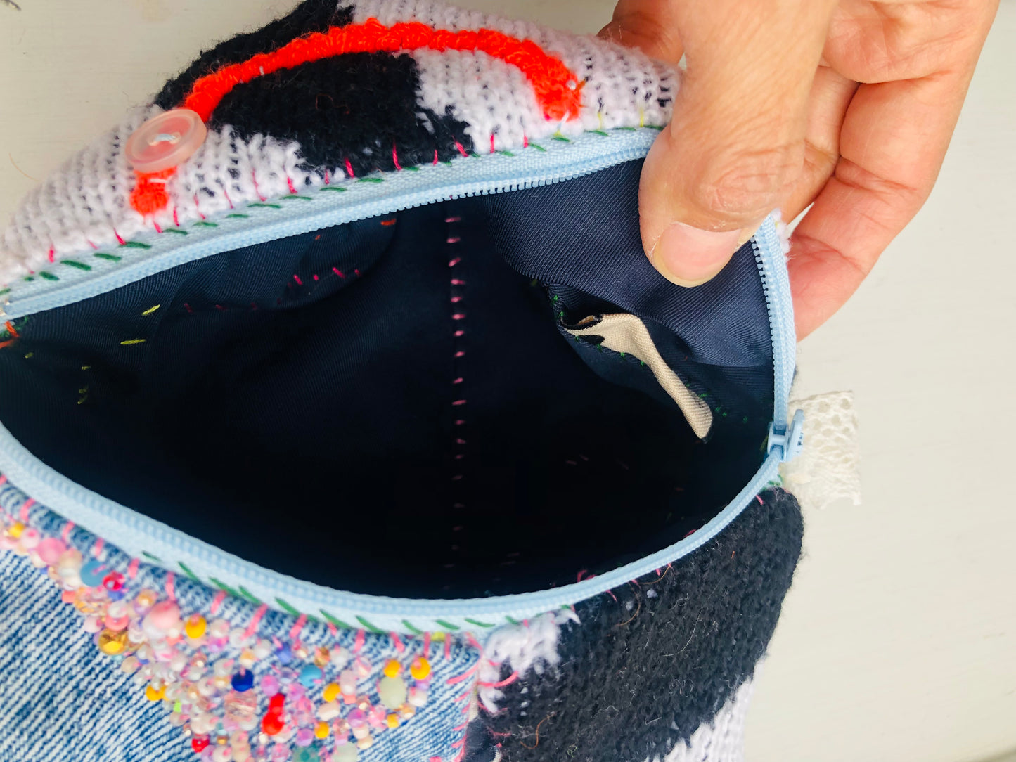 ポーチ 手縫い 布製 ペンケース 小物入れ ハンドメイド ビーズ刺繍 2469