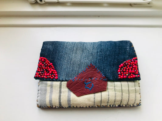 Wallet 財布 手縫い ビーズ刺繍 布製 スローファッション ハンドメイド 1724
