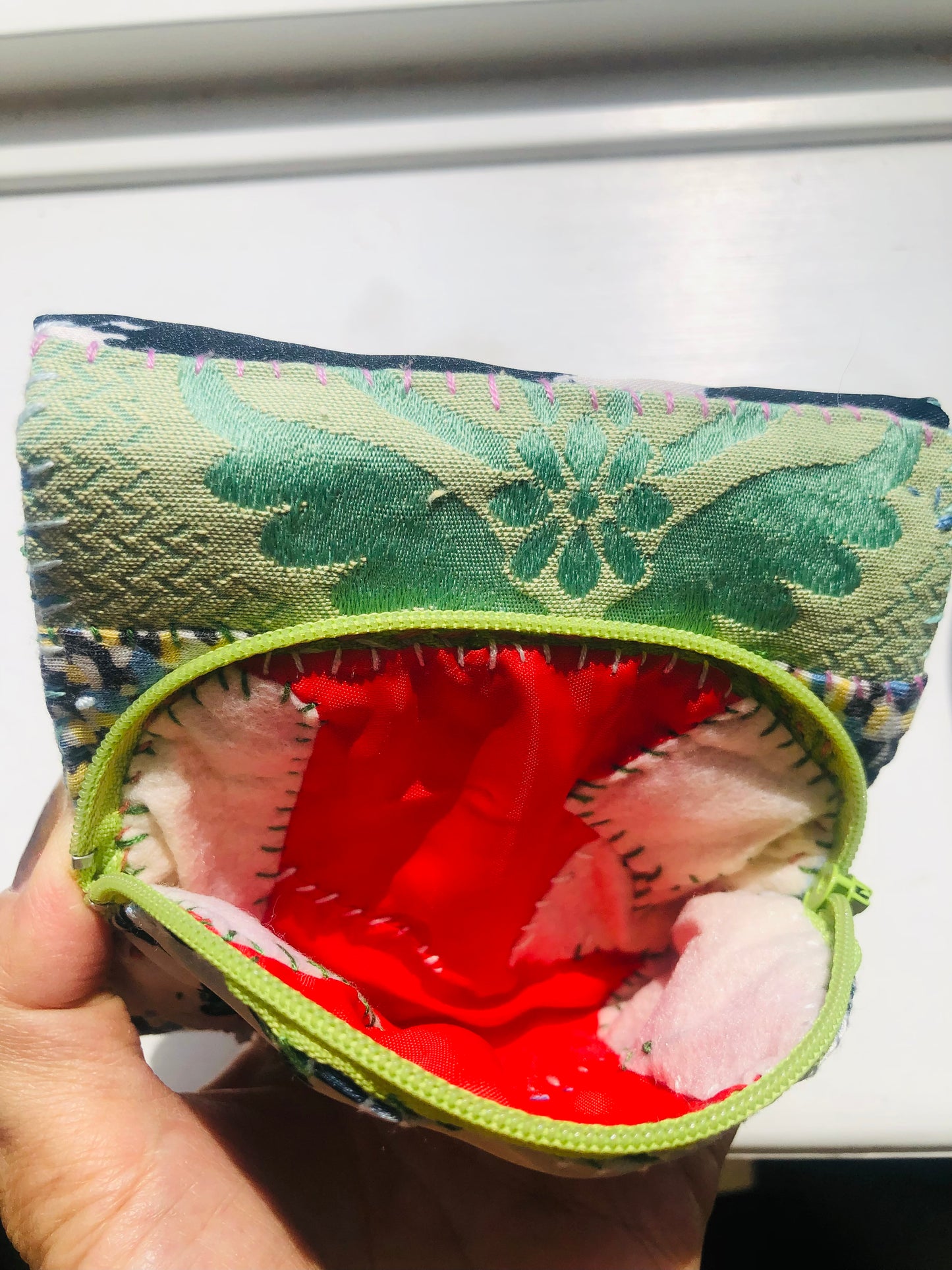 財布 布財布 ハンドメイド 手縫い 刺繍 パッチワーク 二つ折り 2494