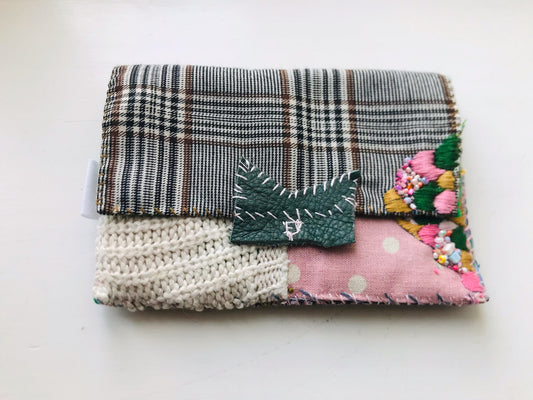Wallet 財布 手縫い ビーズ刺繍 布製 スローファッション ハンドメイド 1714