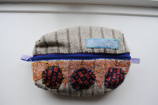 ポーチ 手縫い 布製 ハンドメイド ビーズ刺繍 1783