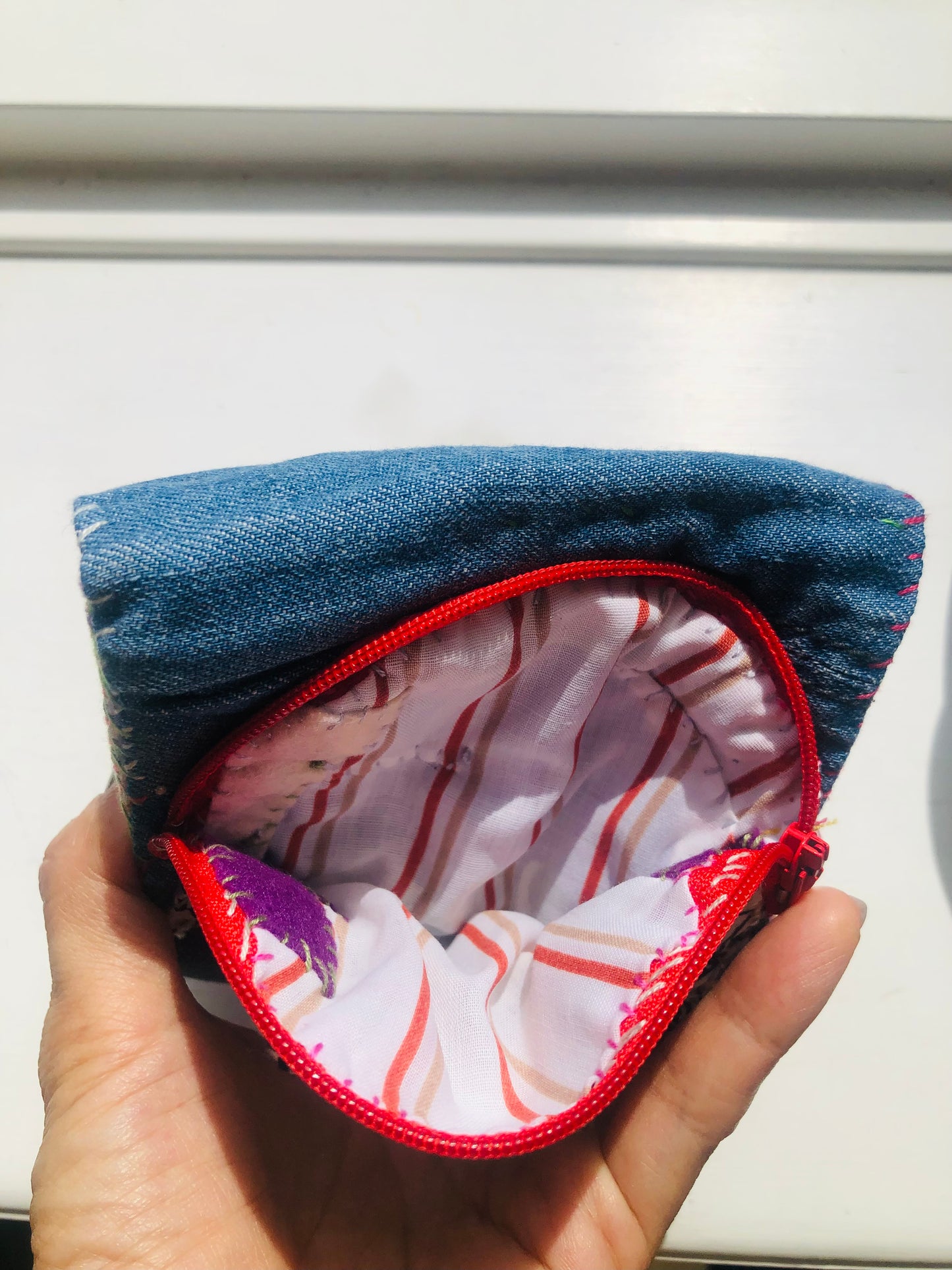 財布 布財布 ハンドメイド 手縫い 刺繍 パッチワーク 二つ折り 2496