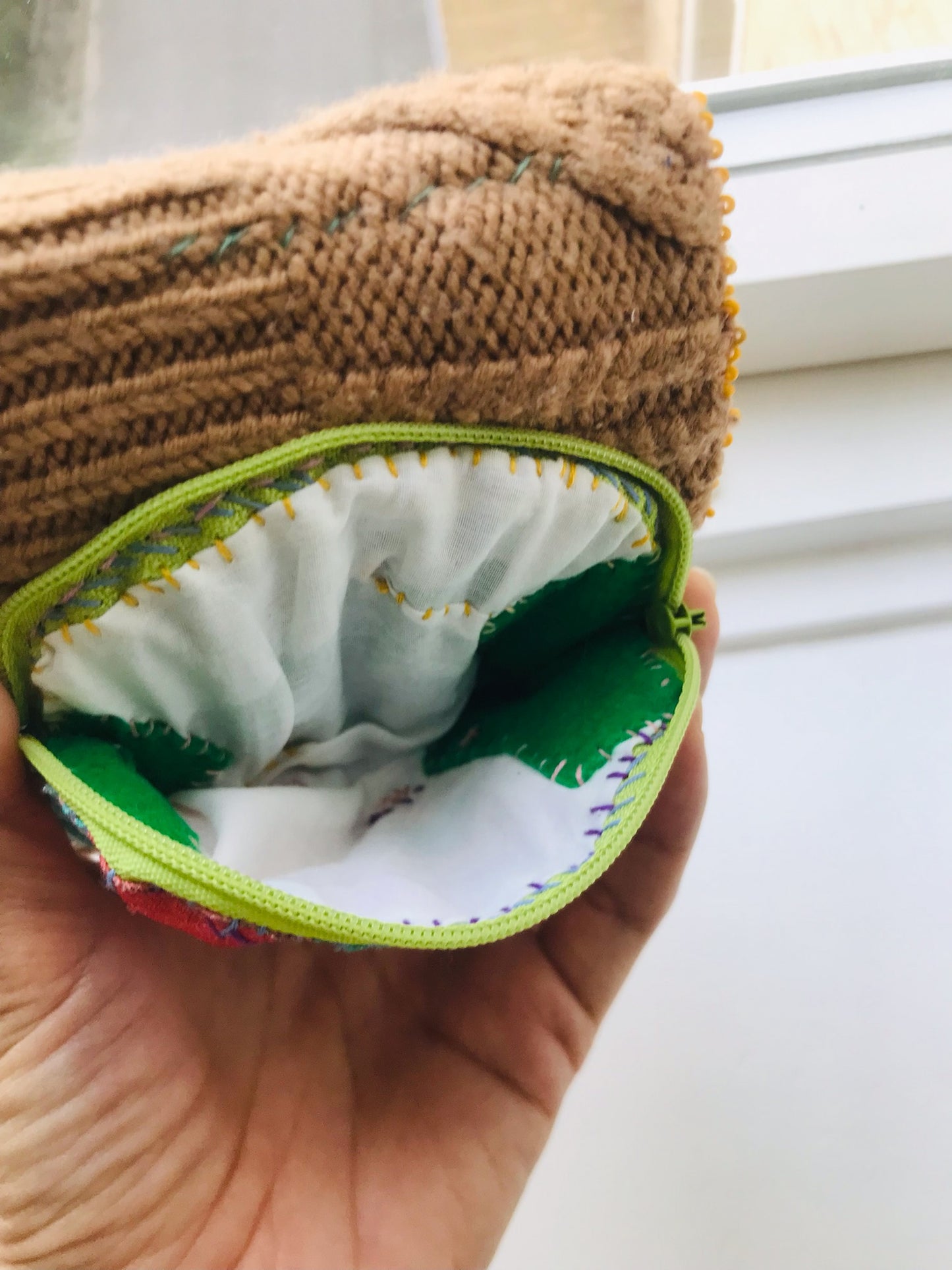 財布 布財布 ハンドメイド 手縫い 刺繍 パッチワーク 二つ折り 2073