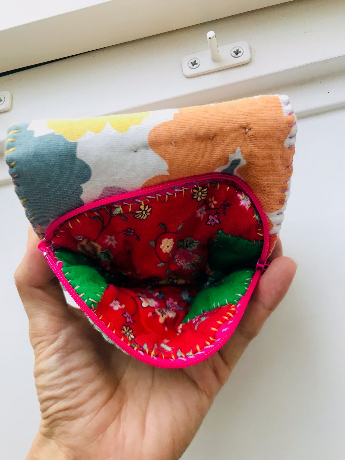 Wallet Fabric Wallet Handmade Hand-sewn Embroidered Patchwork Bi-fold 2072