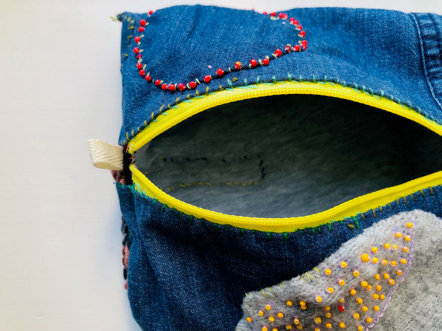 Pouch, hand-sewn, fabric, pen case, accessory case, handmade, bead embroidery, 2218