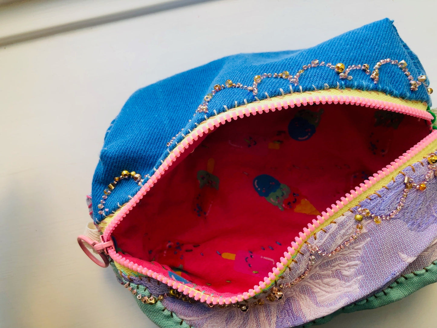 Pouch, hand-sewn, fabric, pen case, accessory case, handmade, bead embroidery 2221