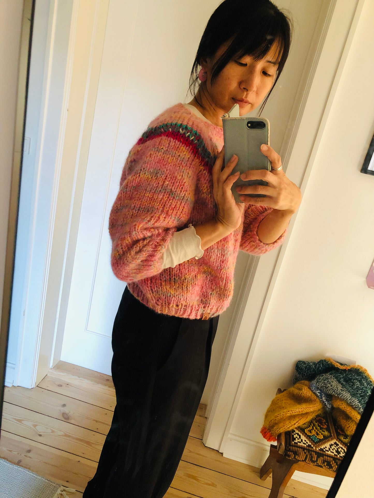 Hand-knitted sweater, slow fashion, fancy yarn, oneofakind, short length, 2335