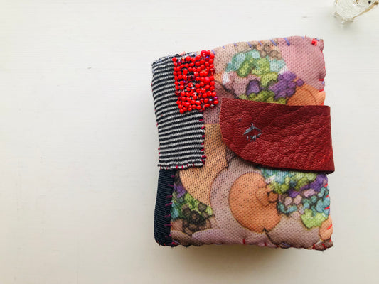 財布 布財布 ハンドメイド 手縫い 刺繍 パッチワーク 二つ折り 2288