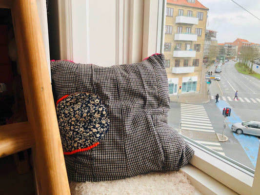 Textile Piece ,Cushion cover 45cm✖️45cm 手縫い 布製 一点もの スローファッション One of a kind ハンドメイド 2343