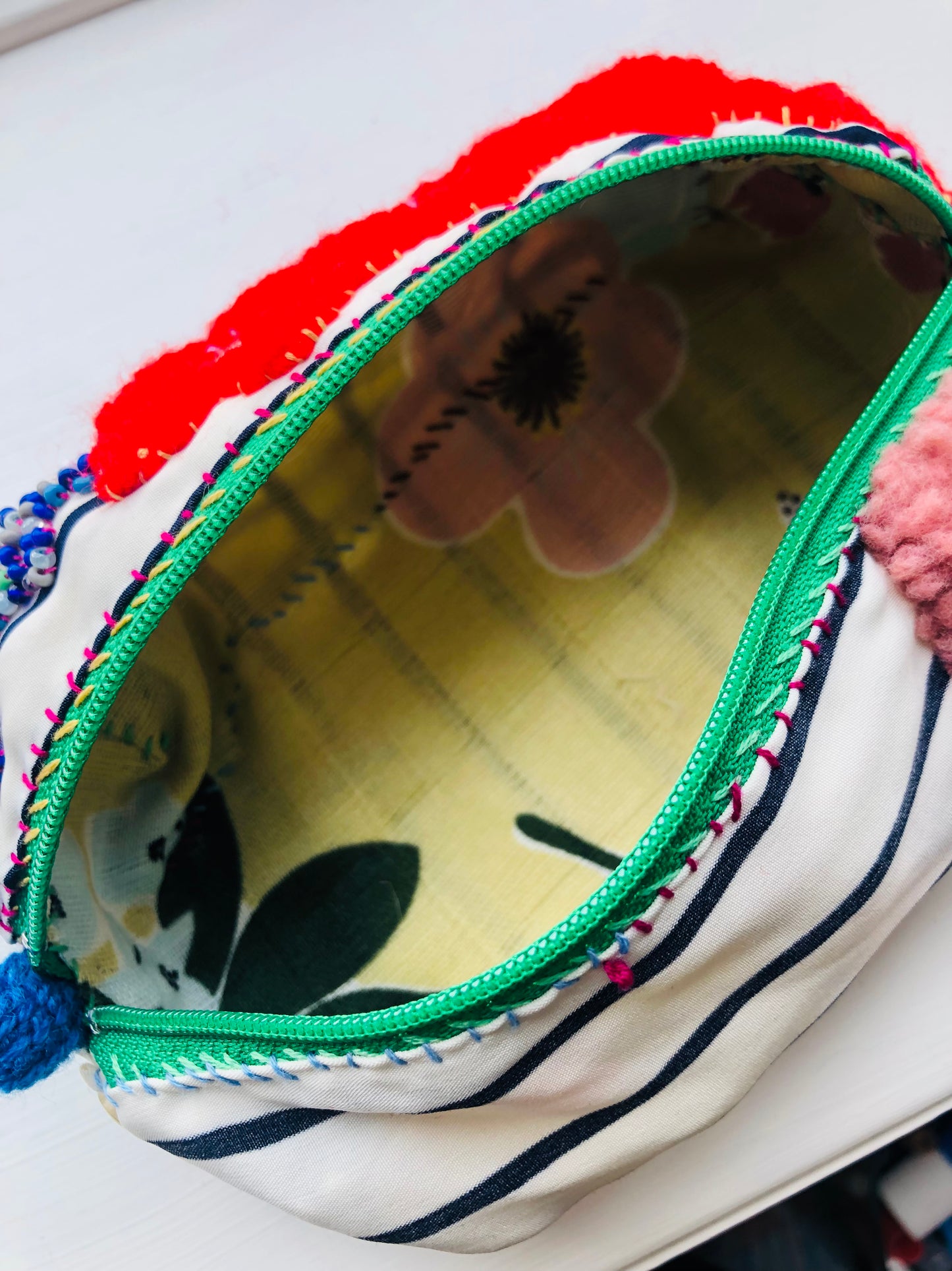 ポーチ 手縫い 布製 ペンケース 小物入れ ハンドメイド ビーズ刺繍 2009