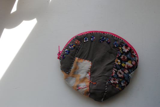 コインケース C1573 ビーズ 手縫い 刺繍 布 小銭入れ ハンドメイド