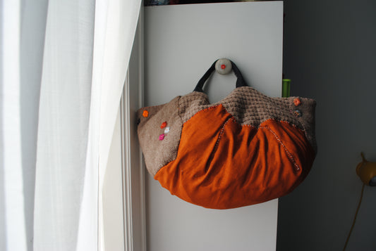 Bag 1515 手縫のバッグ 布製 本革 持ち手 ハンドメイド オレンジ 小花