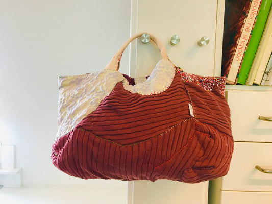 Bag   手縫いのバッグ　  布製　本革持ち手　スローファッション　ハンドメイド　1820
