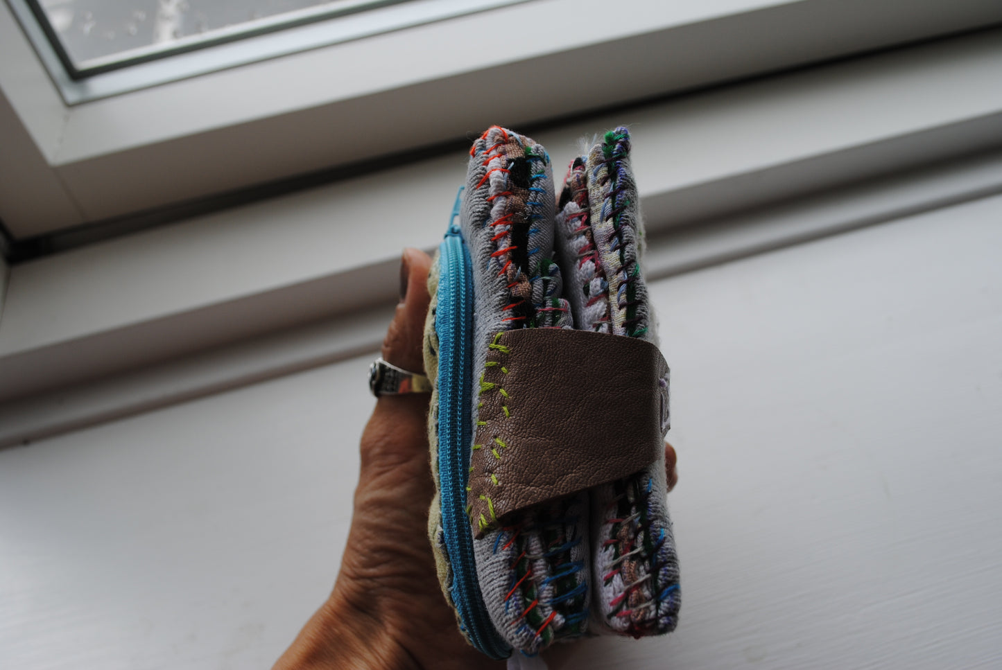 財布　布財布　ハンドメイド　手縫い　刺繍　パッチワーク　二つ折り　1816