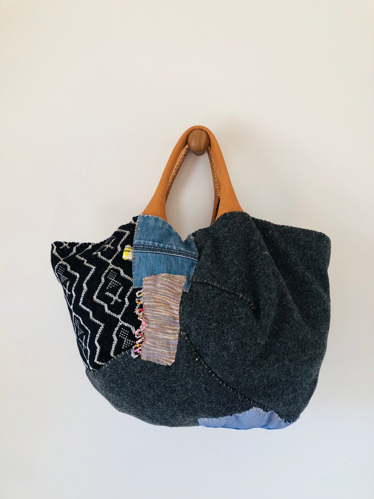Bag 手縫いのバッグ 布製　トートバッグ　スローファッション　ハンドメイド　2525