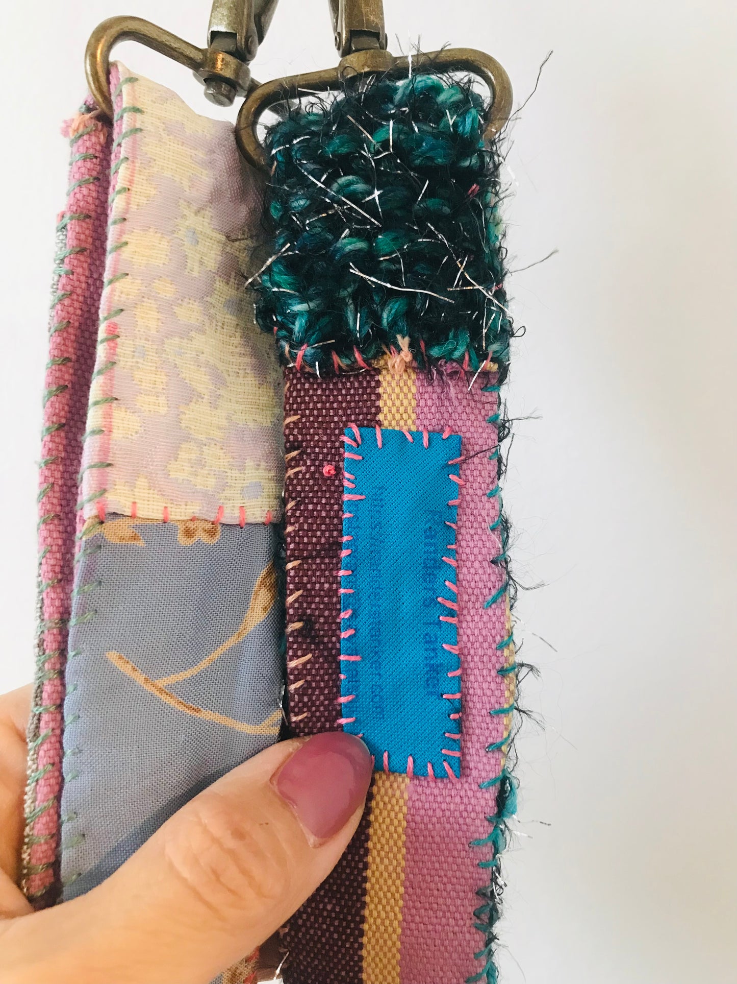 strap  手編みのストラップ　　ウール　布製　毛糸　肩掛けストラップ　スローファッション　ハンドメイド　1902