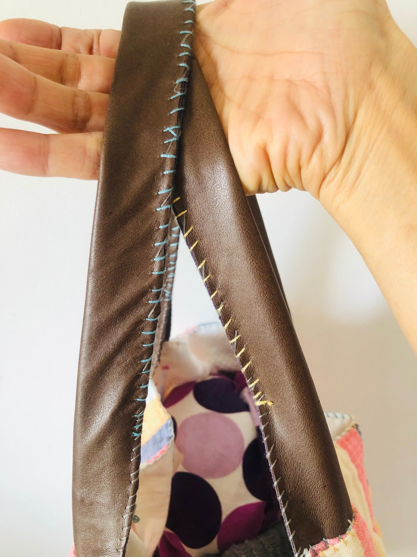 Bag 手縫いのバッグ 布製　トートバッグ　スローファッション　ハンドメイド　2526