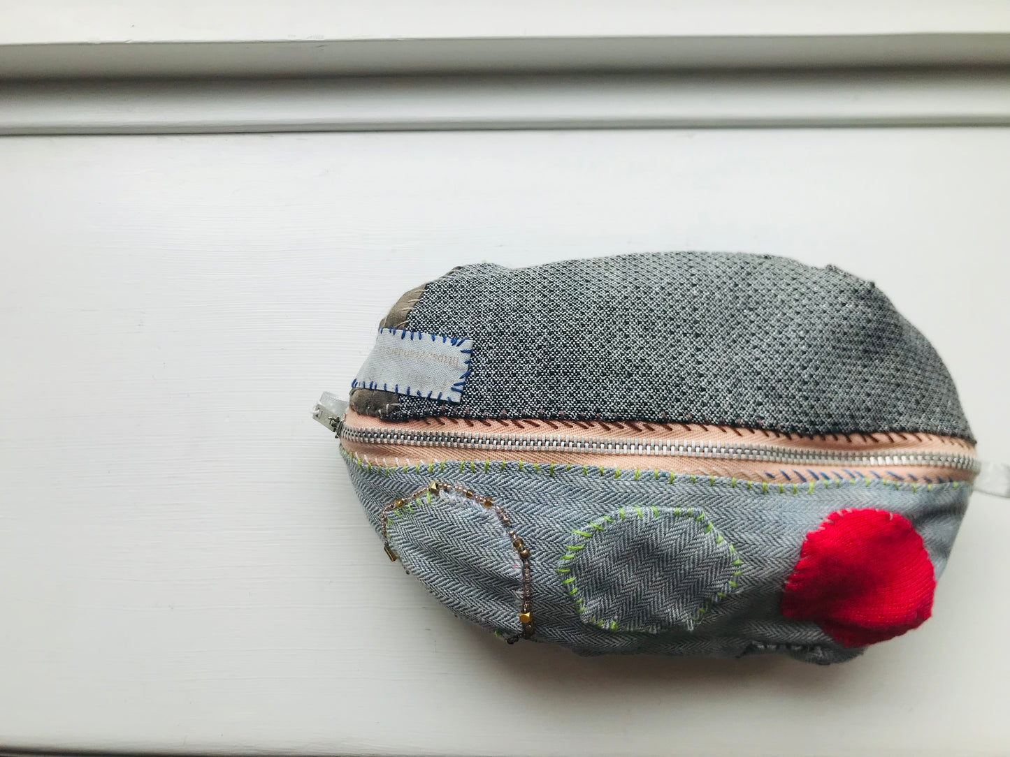 Pouch, hand-sewn, fabric, pen case, accessory case, handmade, bead embroidery, 2044