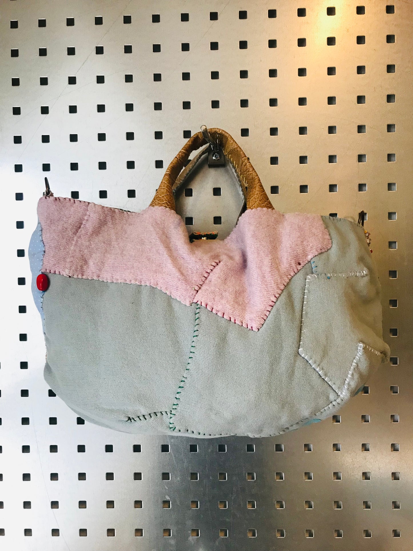 Bag   手縫いのバッグ　  布製　本革持ち手　スローファッション　ハンドメイド　1804