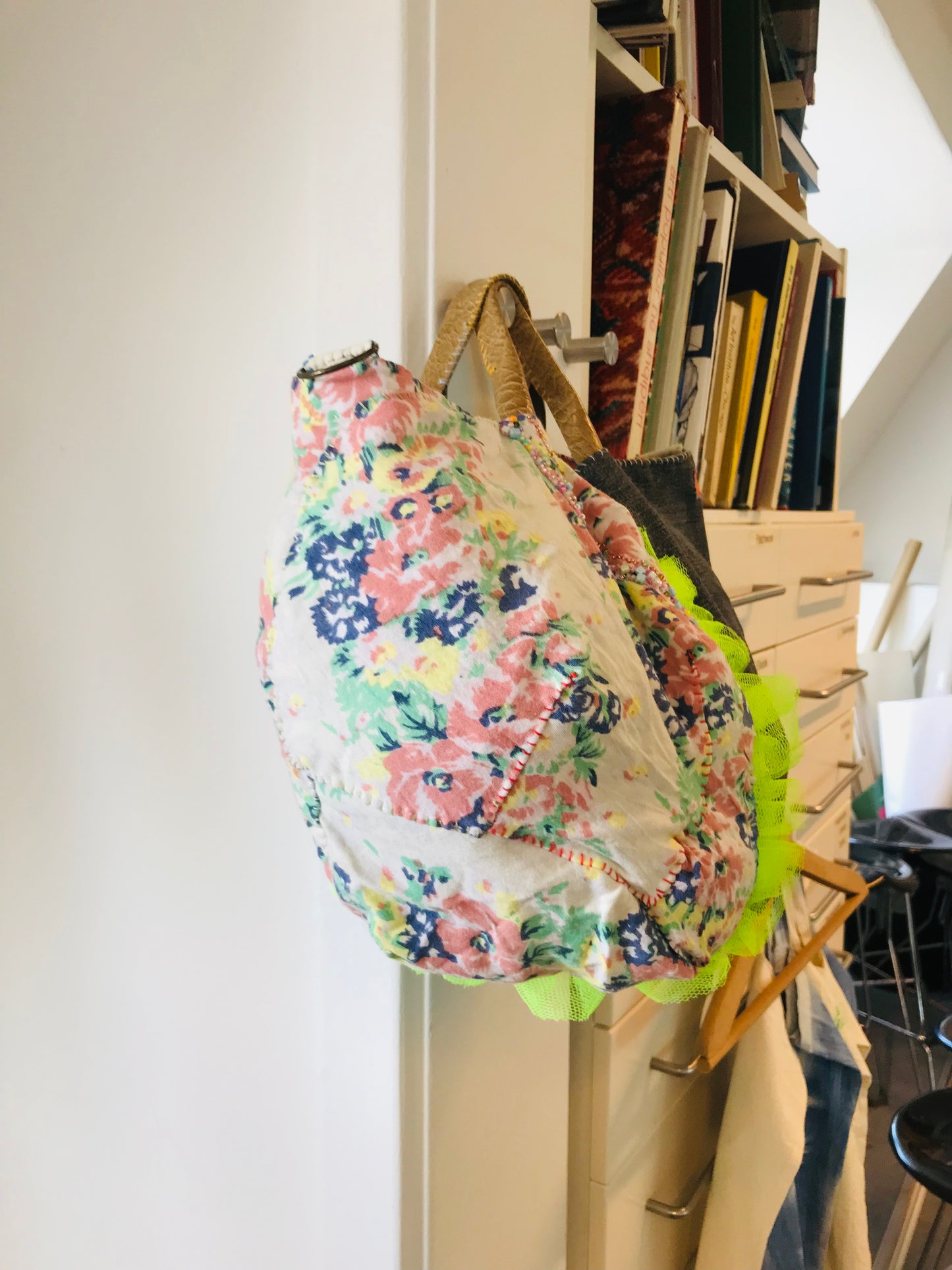 Bag   手縫いのバッグ　  布製　本革持ち手　スローファッション　ハンドメイド　1856