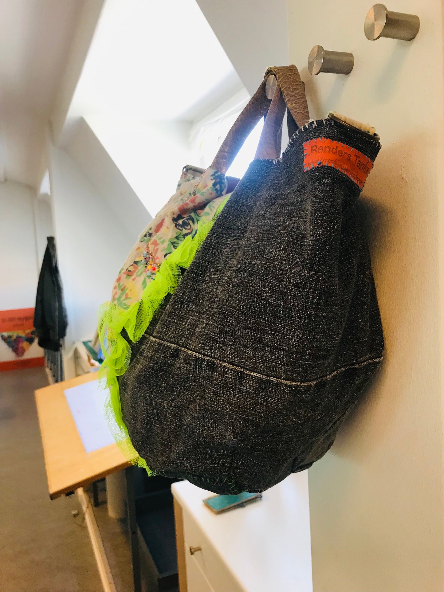 Bag   手縫いのバッグ　  布製　本革持ち手　スローファッション　ハンドメイド　1856