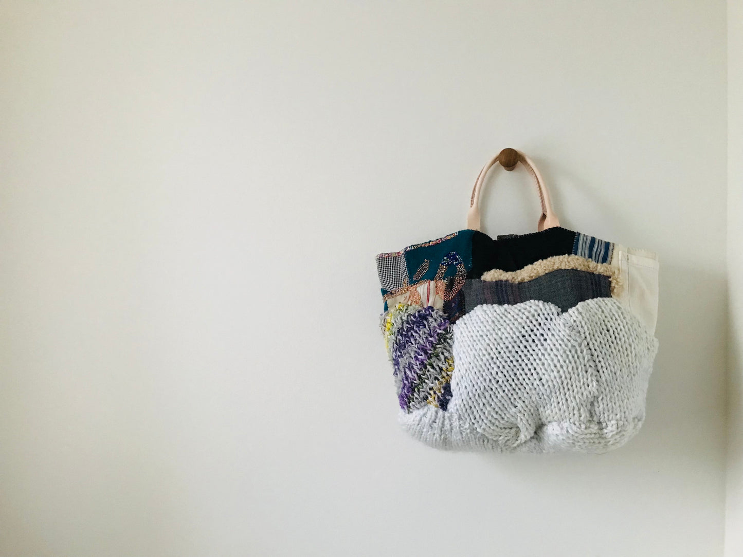 Bag   手縫いのバッグ　 ツギハギ　 布製　スローファッション　ハンドメイド　1932