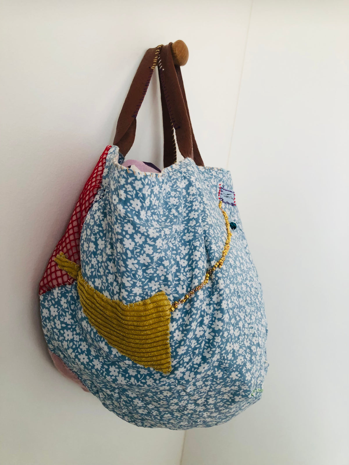 Bag 手縫いのバッグ 布製　トートバッグ　スローファッション　ハンドメイド　2536