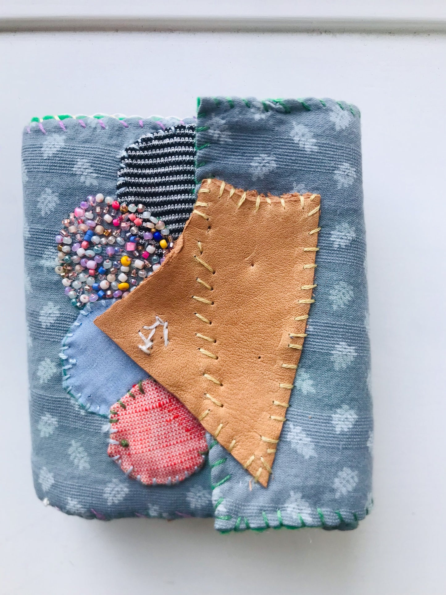 Wallet Fabric Wallet Handmade Hand-sewn Embroidered Patchwork Bi-fold 2074