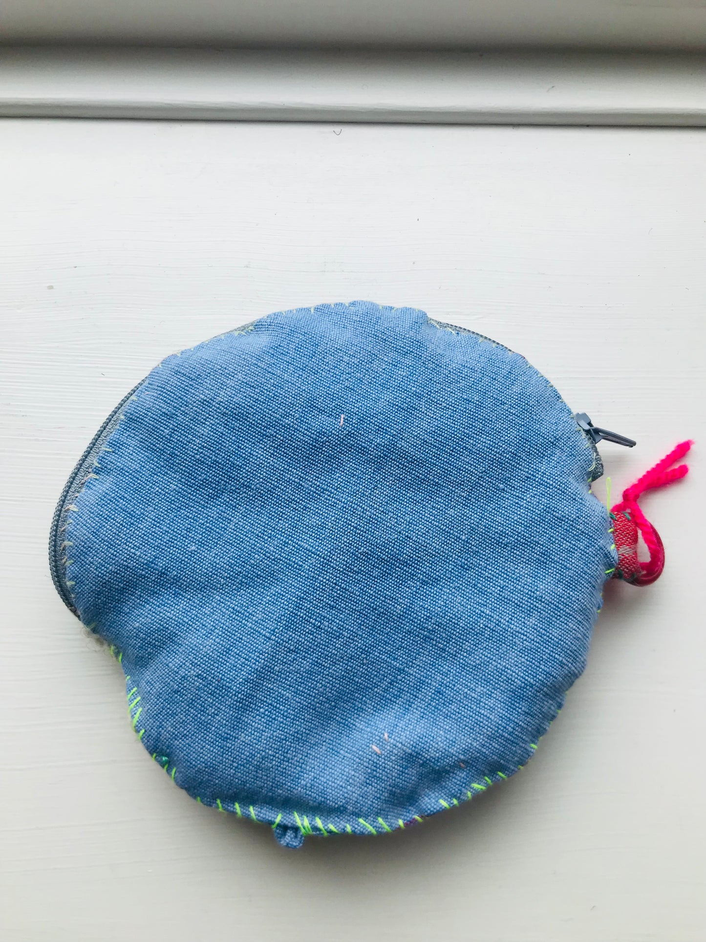 Mønthylster, perler, håndsyet, broderi, stof, møntpung, etui, håndlavet 1763