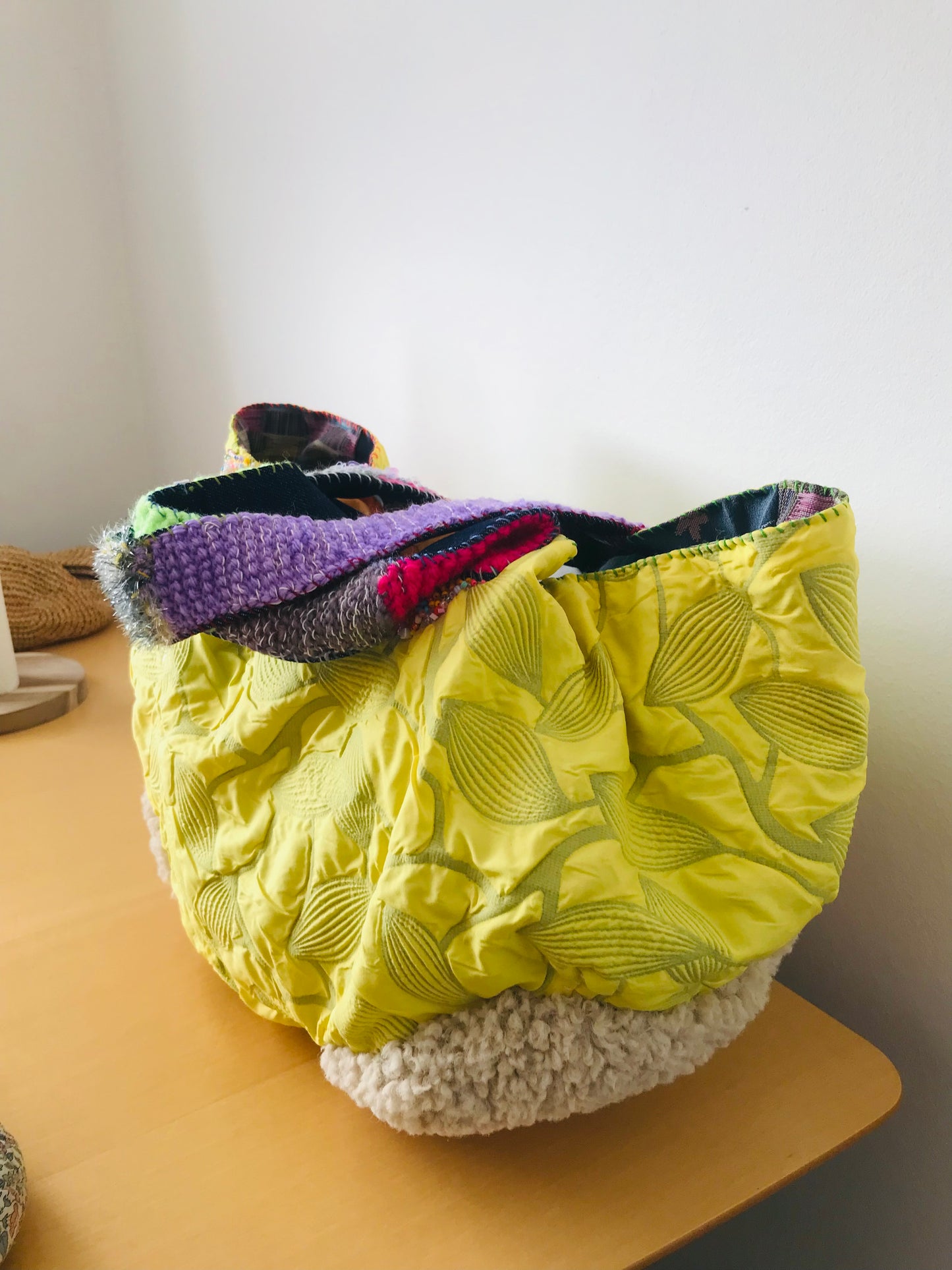 Bag   手縫いのバッグ　  布製　本革持ち手　スローファッション　ハンドメイド　1885