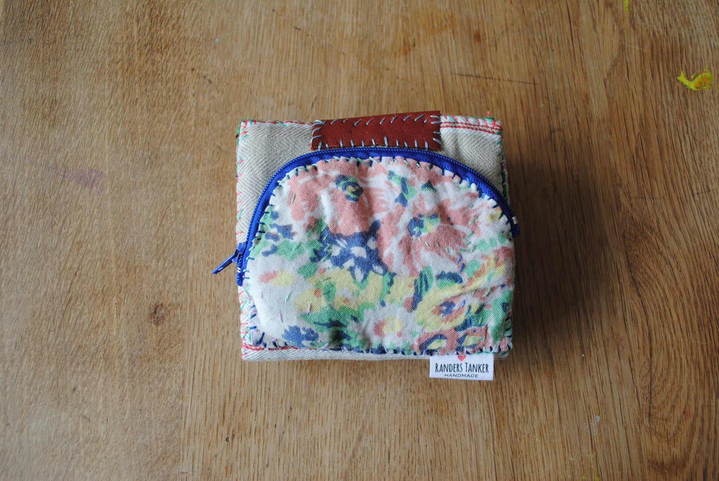 財布　布財布　ハンドメイド　手縫い　刺繍　パッチワーク　二つ折り　1809