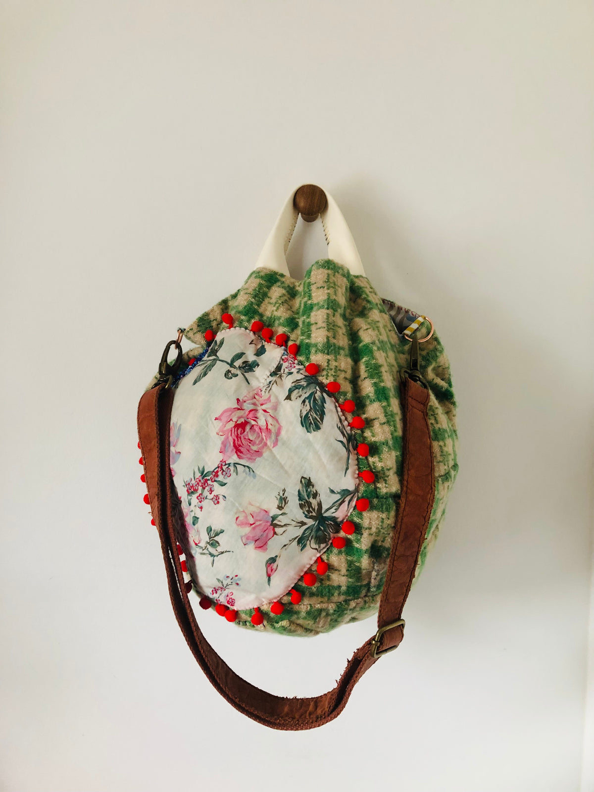 Bag 手縫いのバッグ 布製　トートバッグ　スローファッション　ハンドメイド　2534