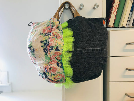Håndsyet stoftaske med ægte læderhåndtag. Slow fashion, håndlavet. 1856. 