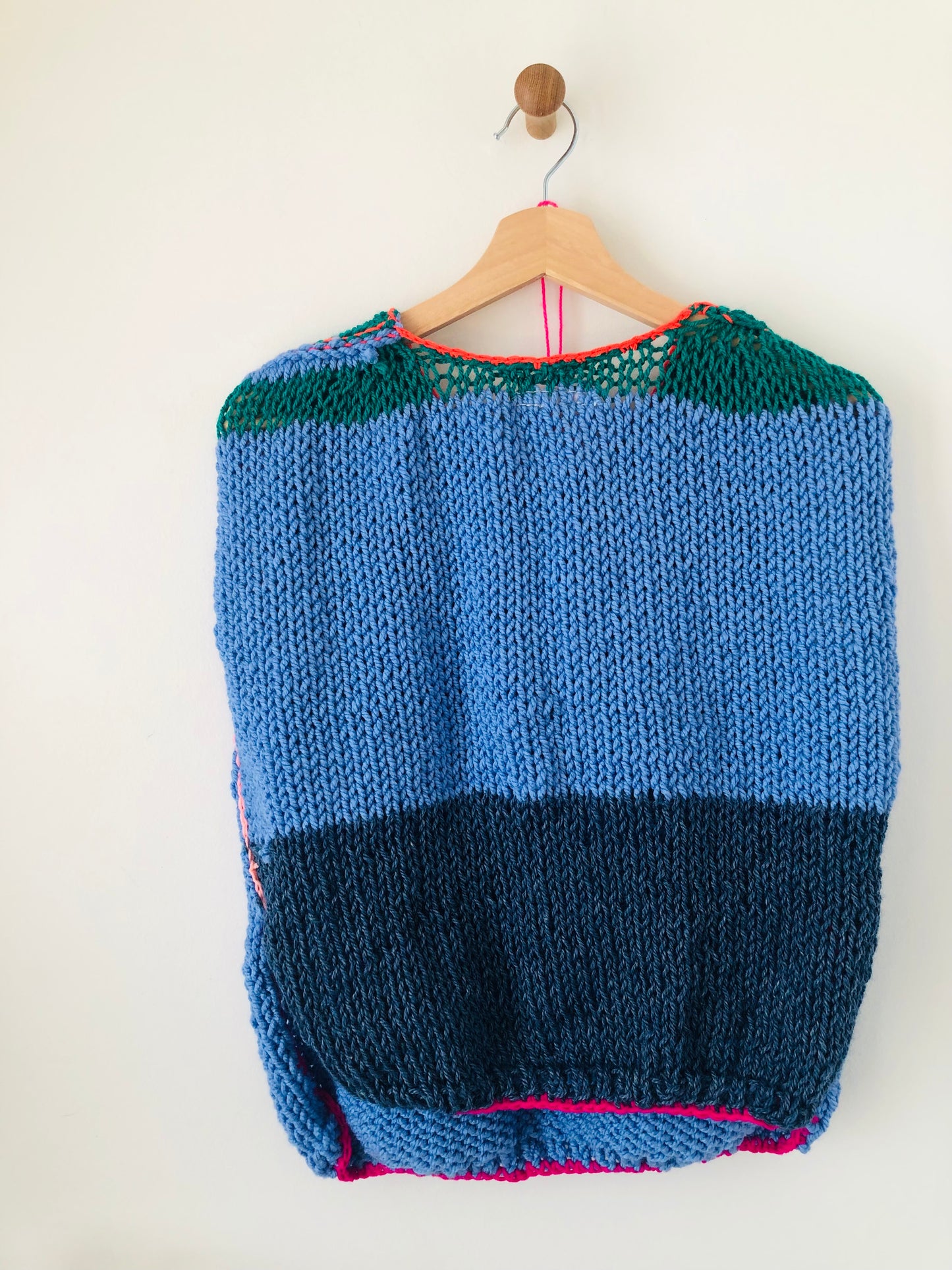 Sweater, hand-knitted, slow fashion, fancy yarn, one of a kind, short-sleeved, 2510