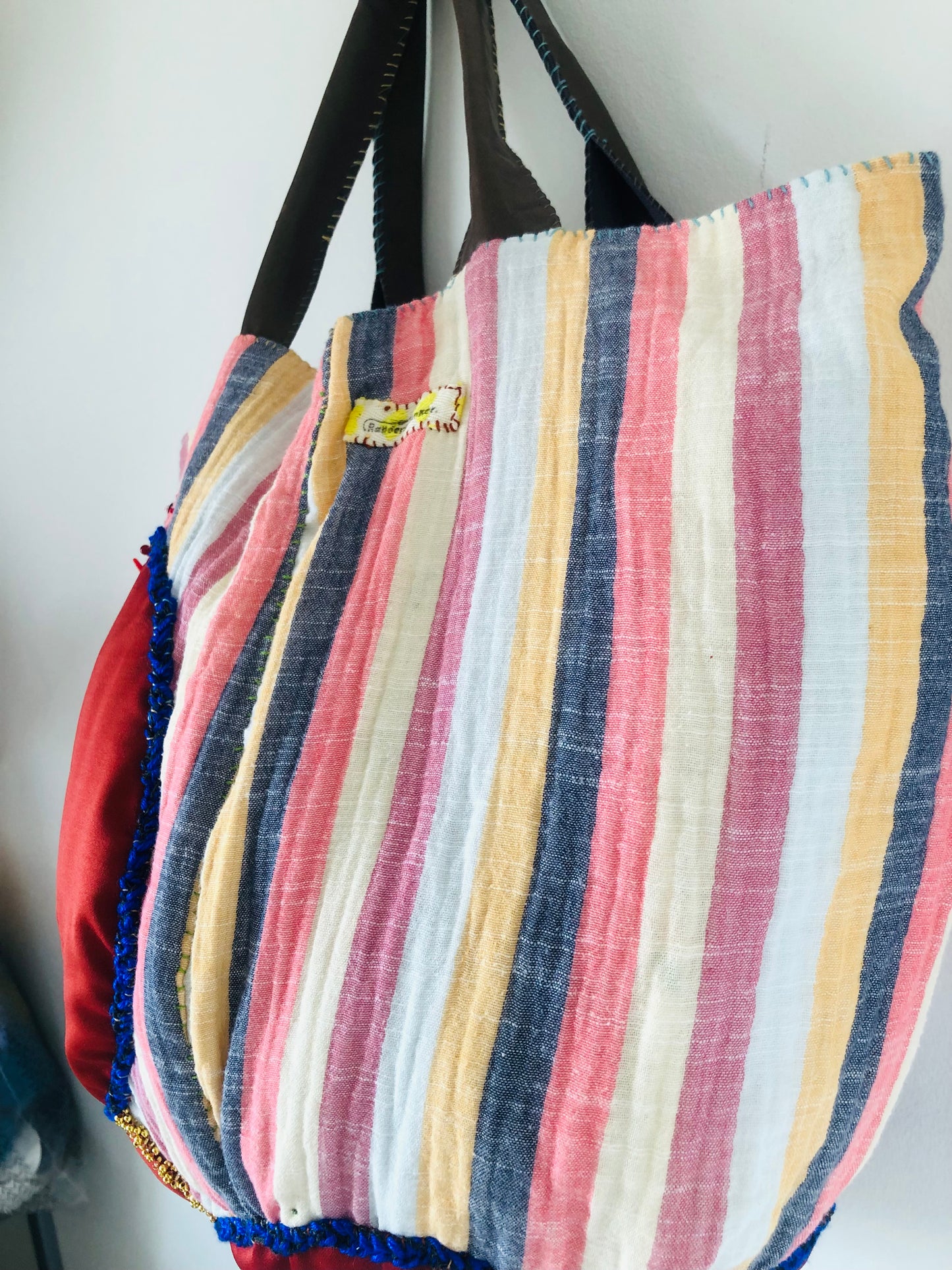 Bag 手縫いのバッグ 布製　トートバッグ　スローファッション　ハンドメイド　2526