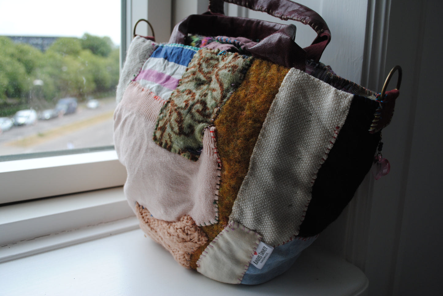 Bag   手縫いのバッグ　  布製　本革持ち手　スローファッション　ハンドメイド　1789