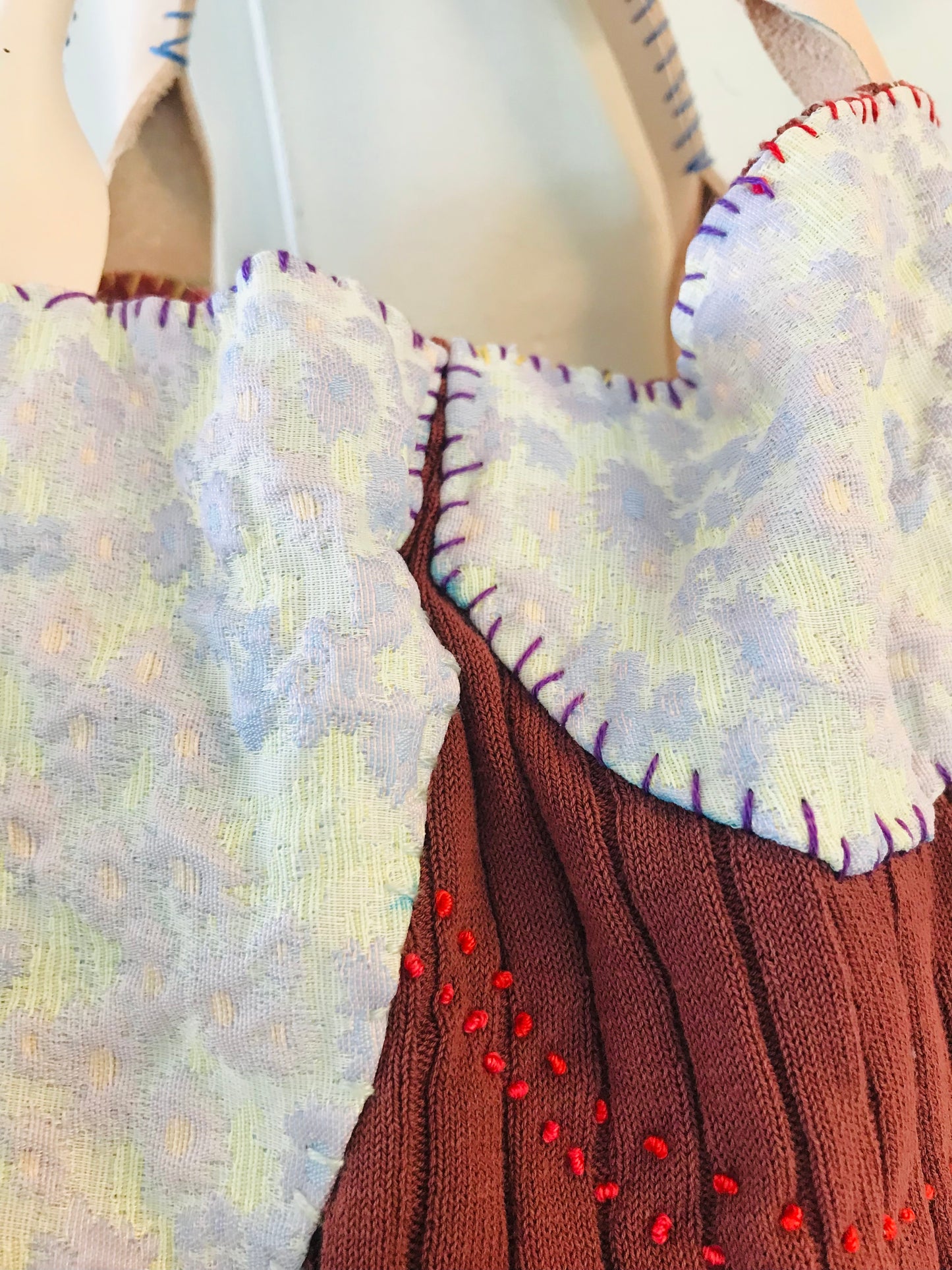 Bag   手縫いのバッグ　  布製　本革持ち手　スローファッション　ハンドメイド　1820