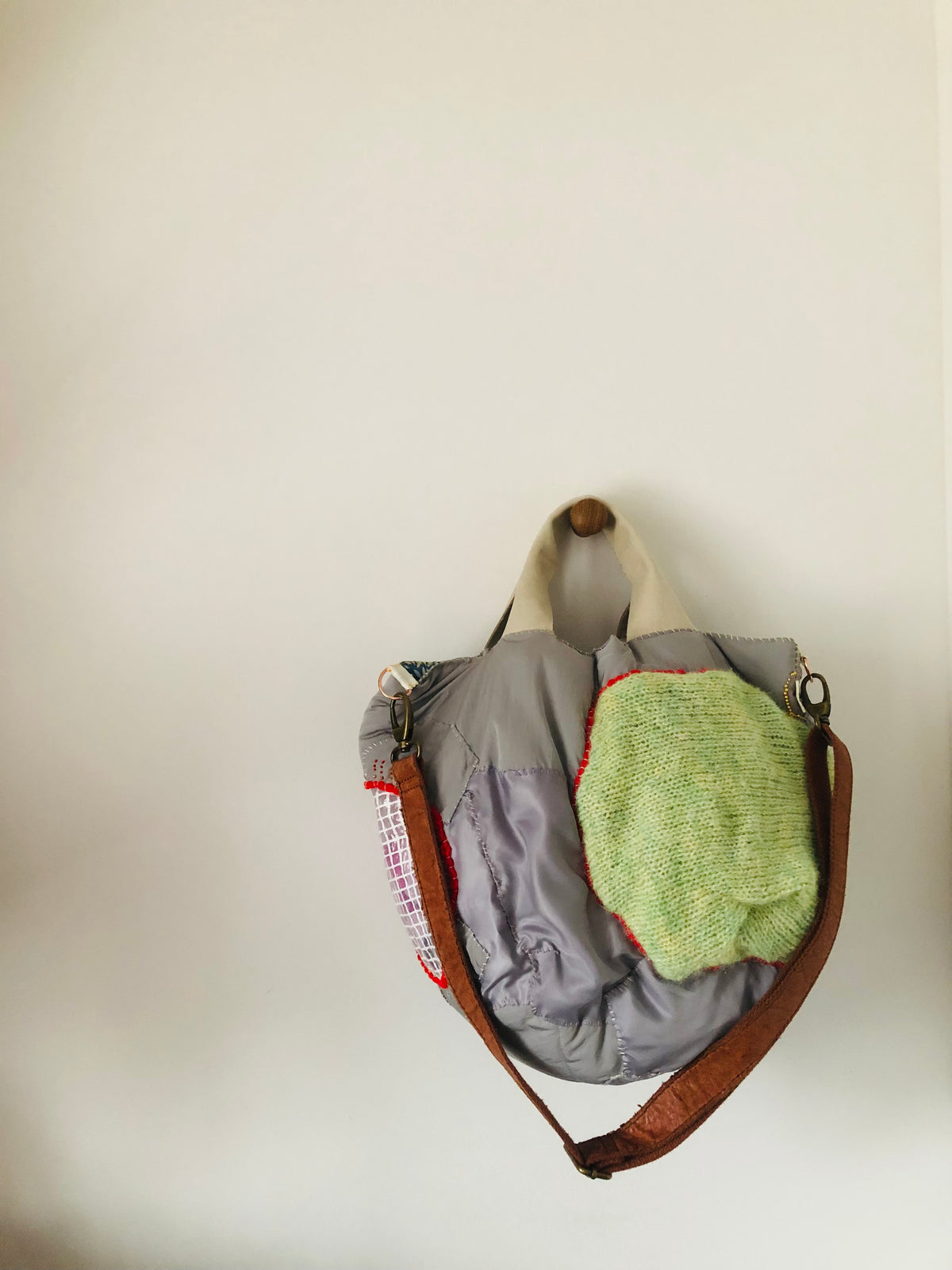 Bag 手縫いのバッグ 布製　トートバッグ　スローファッション　ハンドメイド　2539