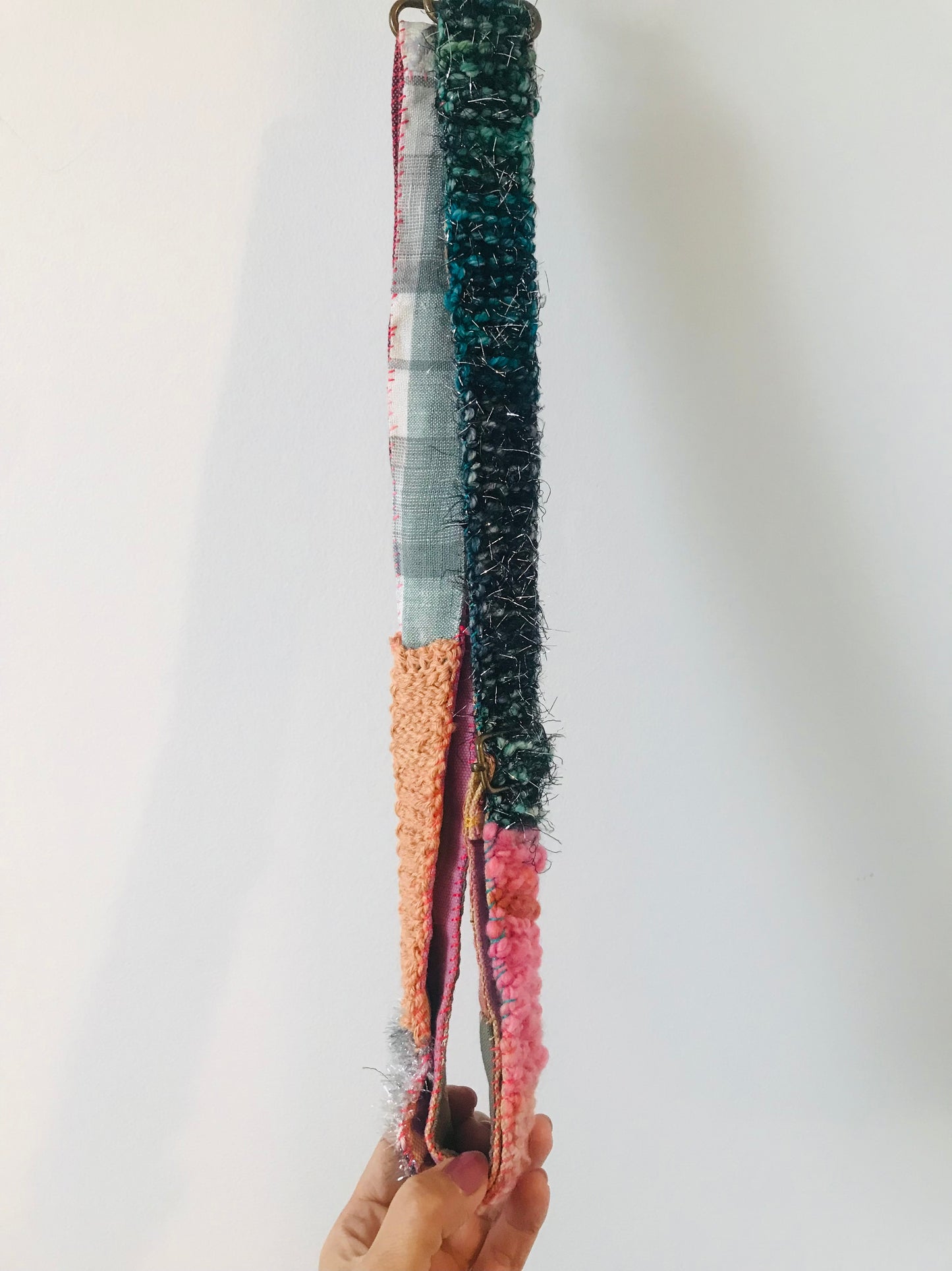 strap  手編みのストラップ　　ウール　布製　毛糸　肩掛けストラップ　スローファッション　ハンドメイド　1902
