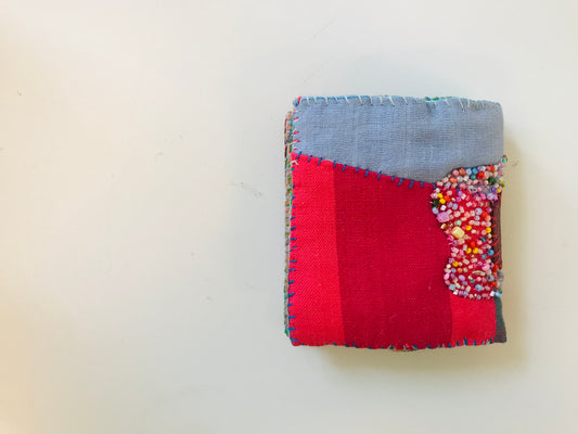 財布　布財布　ハンドメイド　手縫い　刺繍　パッチワーク　二つ折り　1859
