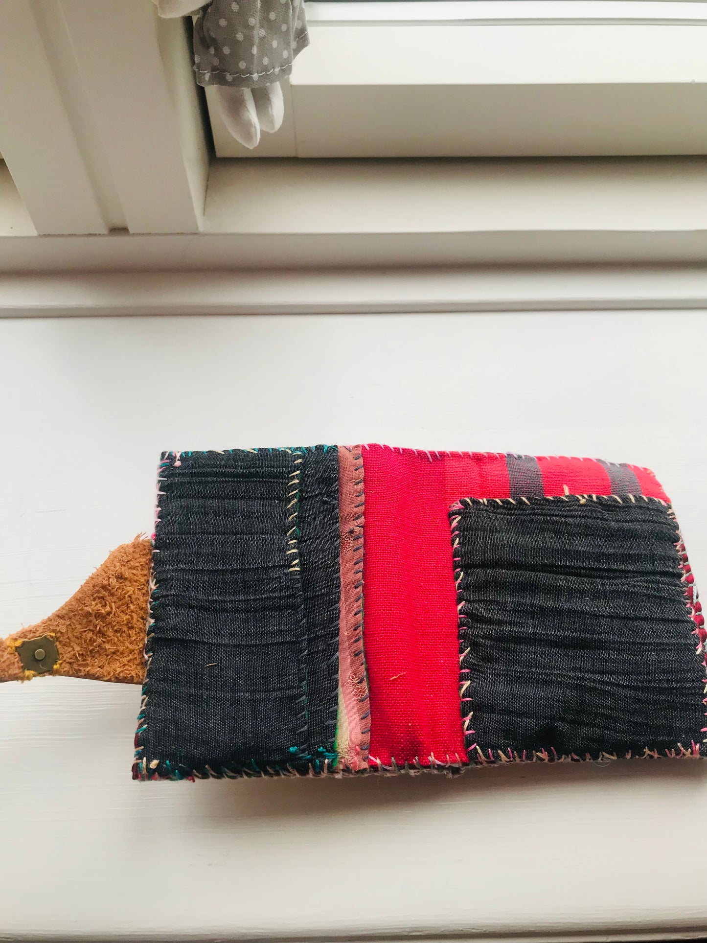 財布　布財布　ハンドメイド　手縫い　刺繍　パッチワーク　二つ折り　1916