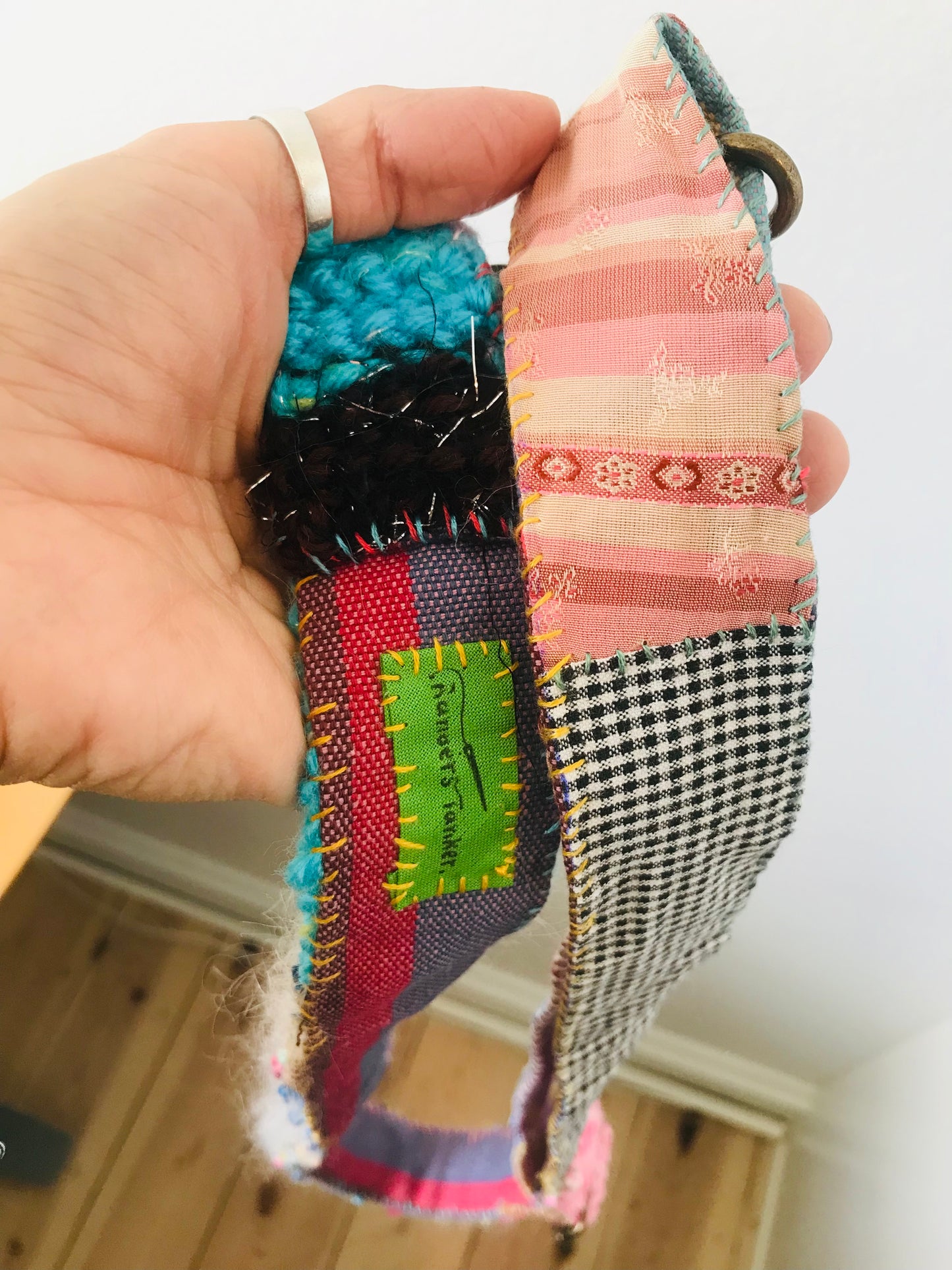 strap  手編みのストラップ　　ウール　布製　毛糸　肩掛けストラップ　スローファッション　ハンドメイド　1900