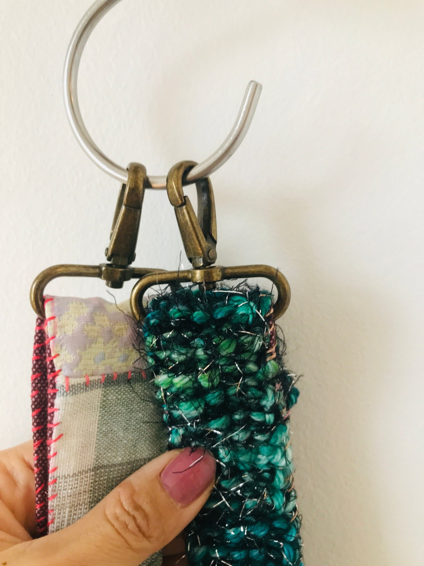 strap  手編みのストラップ　　ウール　布製　毛糸　肩掛けストラップ　スローファッション　ハンドメイド　1902