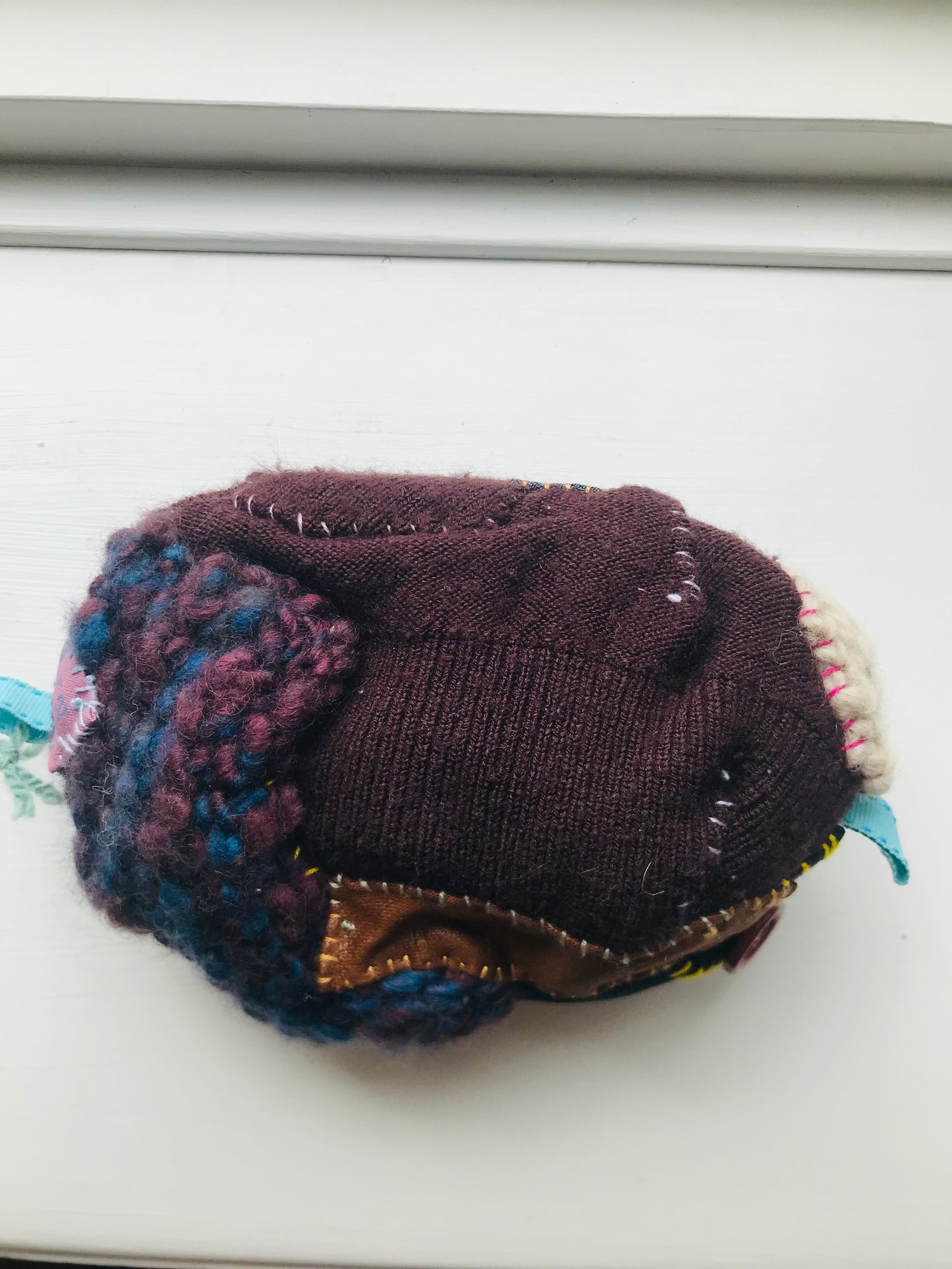 Pouch, hand-sewn, fabric, pen case, accessory case, handmade, bead embroidery 2046