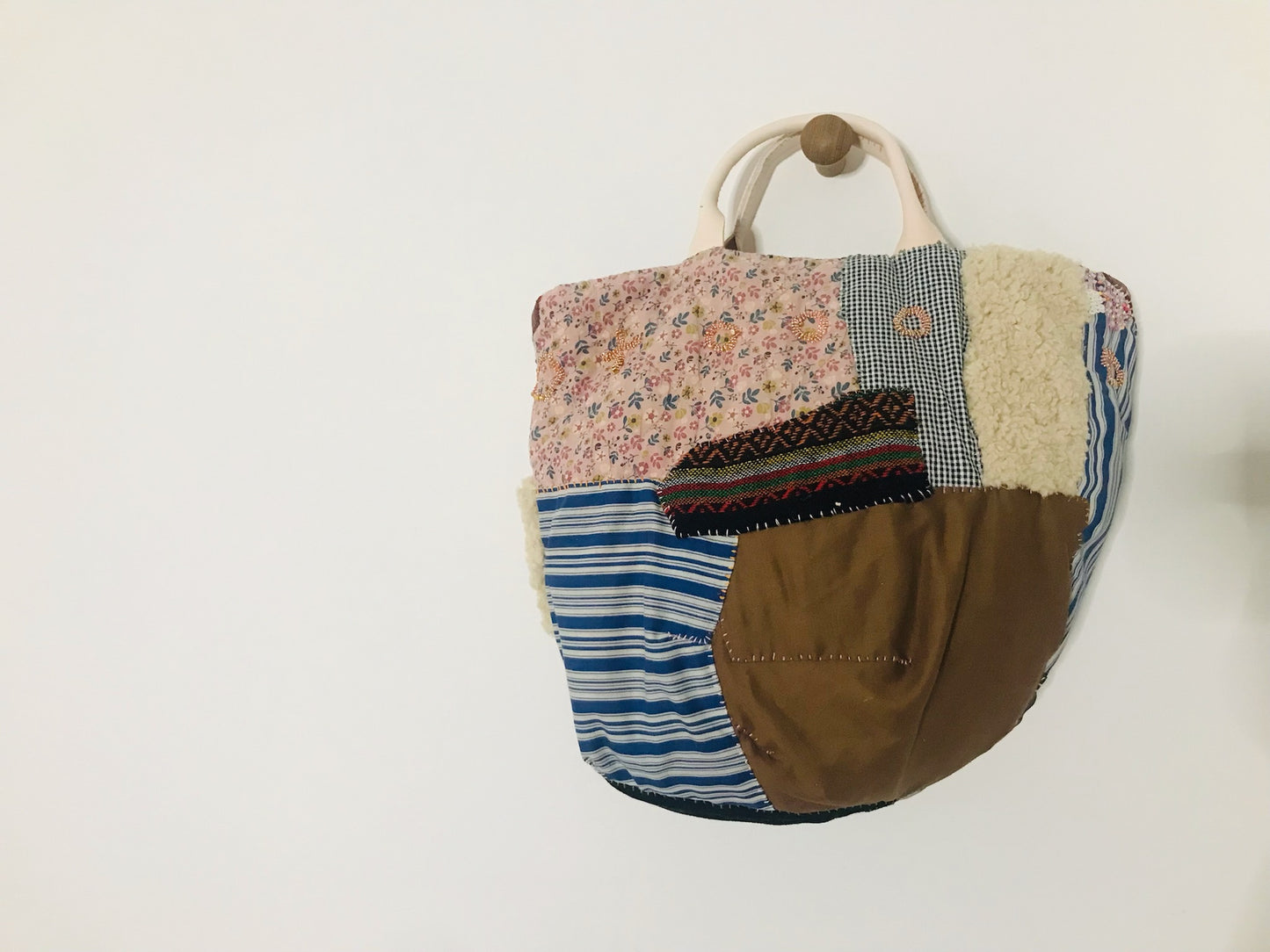 Bag   手縫いのバッグ　  布製　スローファッション　ハンドメイド　1907