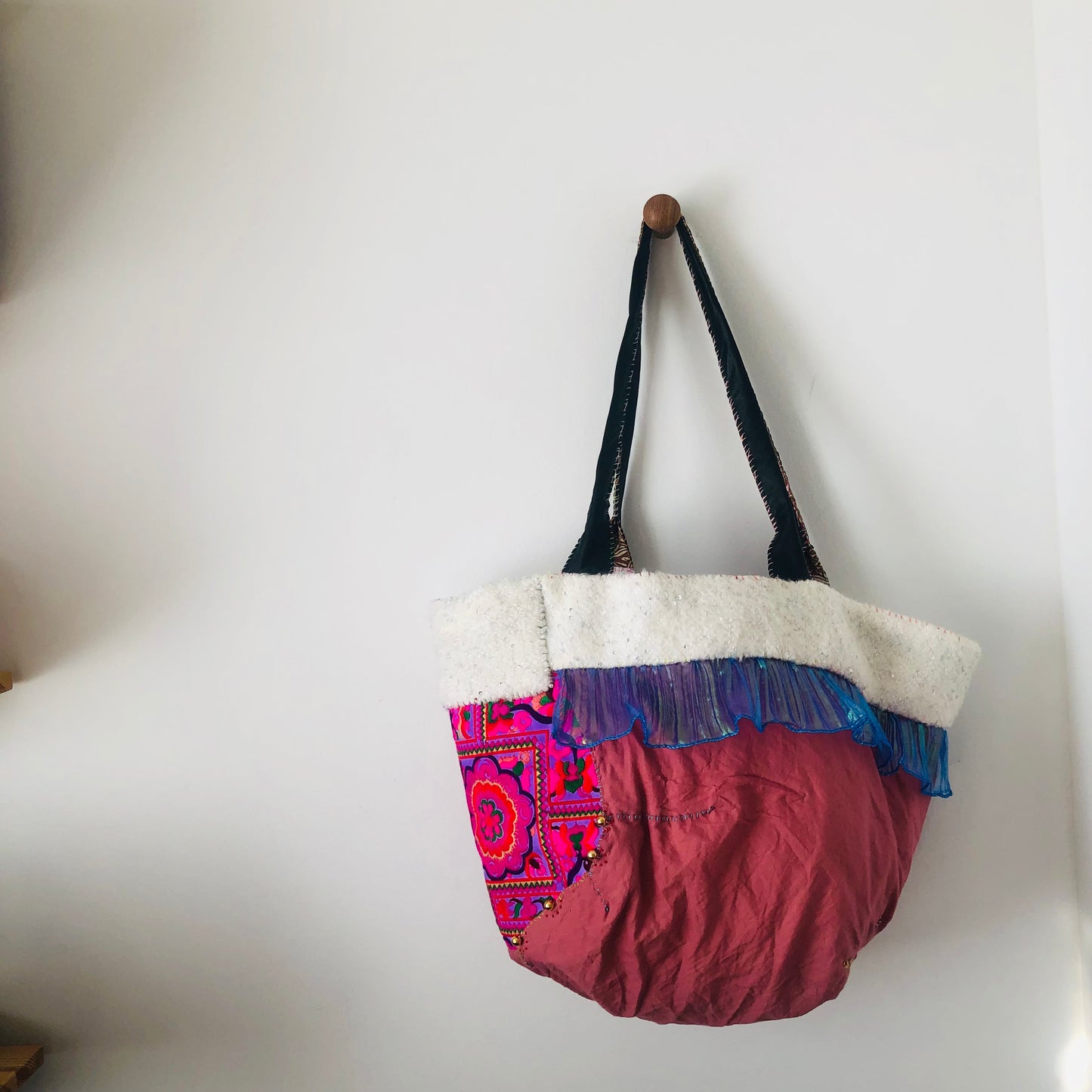 Bag Hand-sewn cloth tote bag Slow fashion Handmade 2422