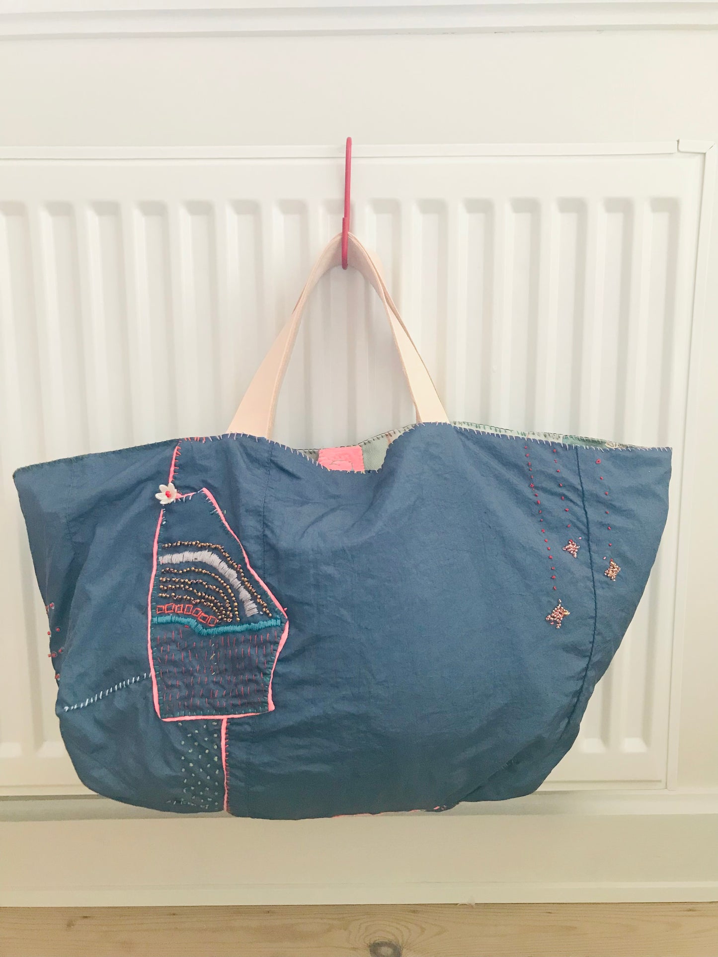 Bag   手縫いのバッグ　  布製　本革持ち手　スローファッション　ハンドメイド　1735